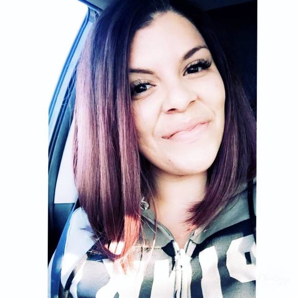 Meet your Posher, Lea - Picture 1 of 1